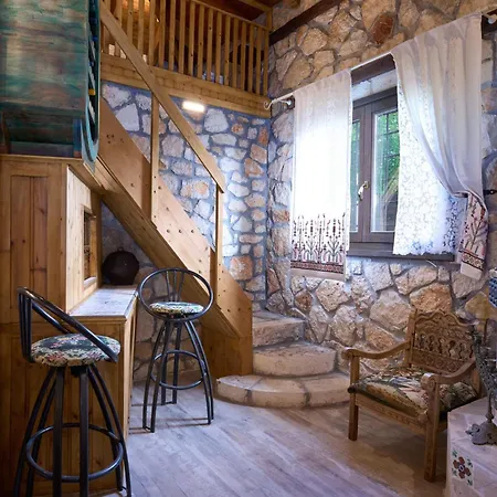 Rodakas Seaside Nest Willa