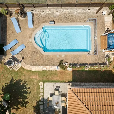 Rodakas Seaside Nest Vilă *