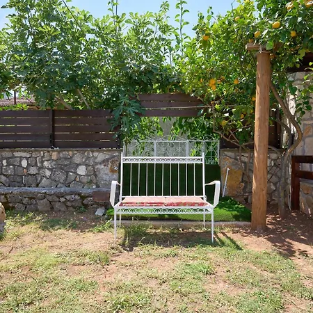 Rodakas Seaside Nest