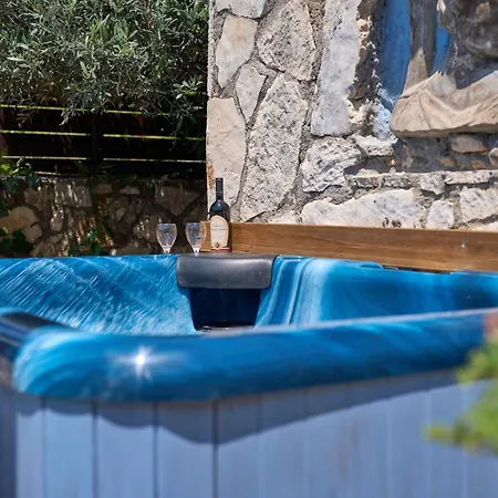 Villa Rodakas Seaside Nest